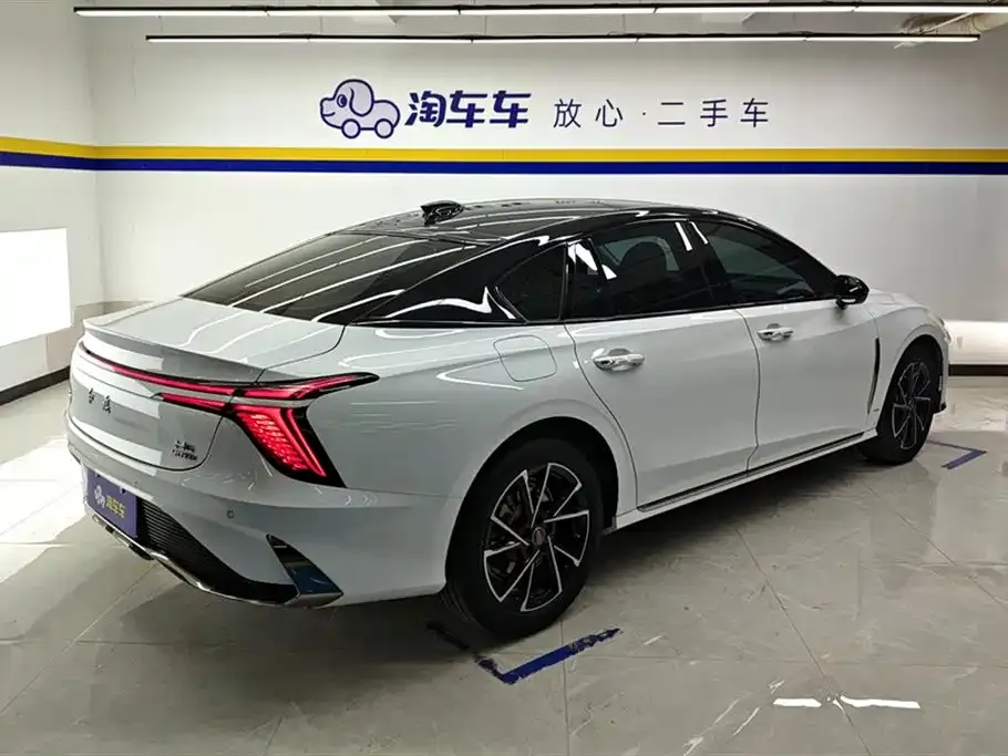 Hongqi H6 — фото 3