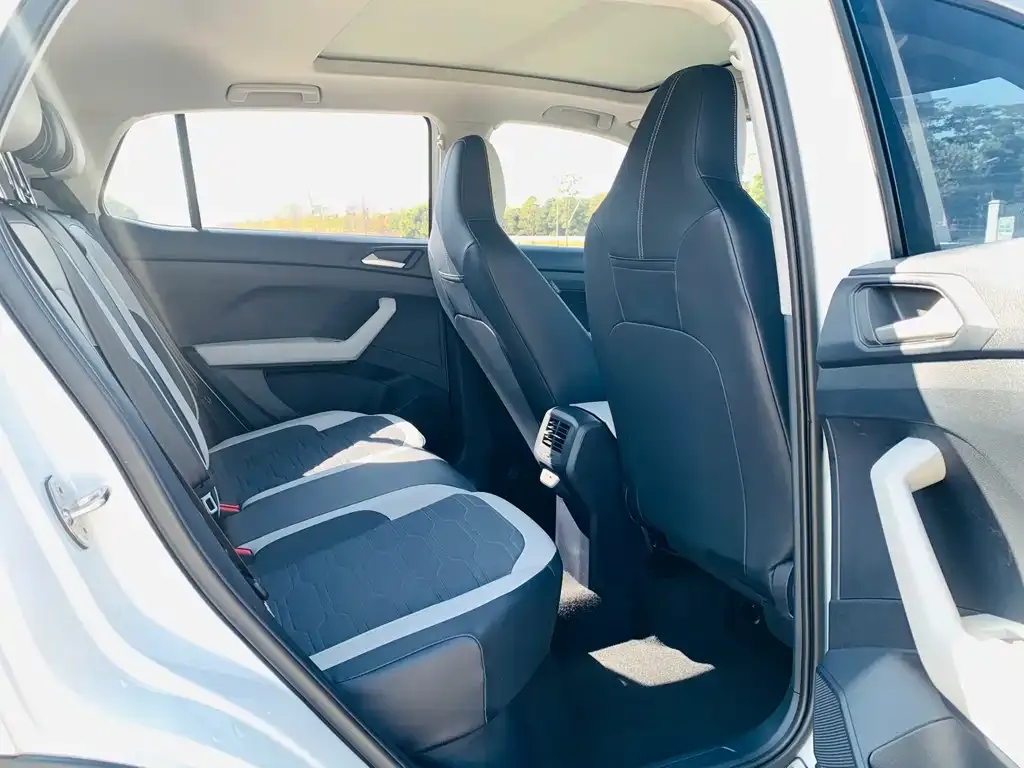 Volkswagen Tharu 2024 из CN, фото 2