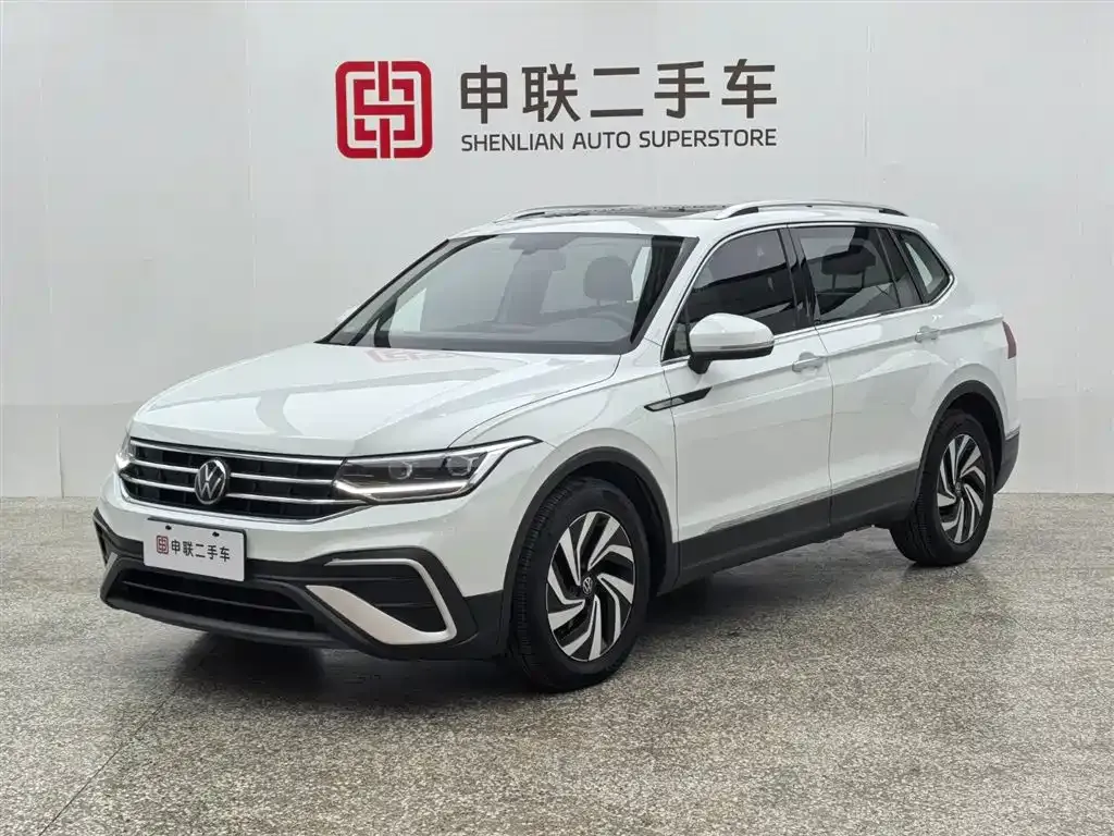 Volkswagen Tiguan L — фото 1