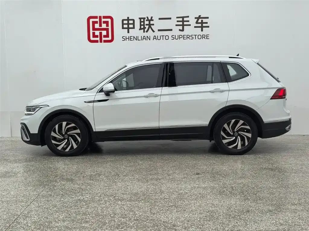 Volkswagen Tiguan L — фото 4