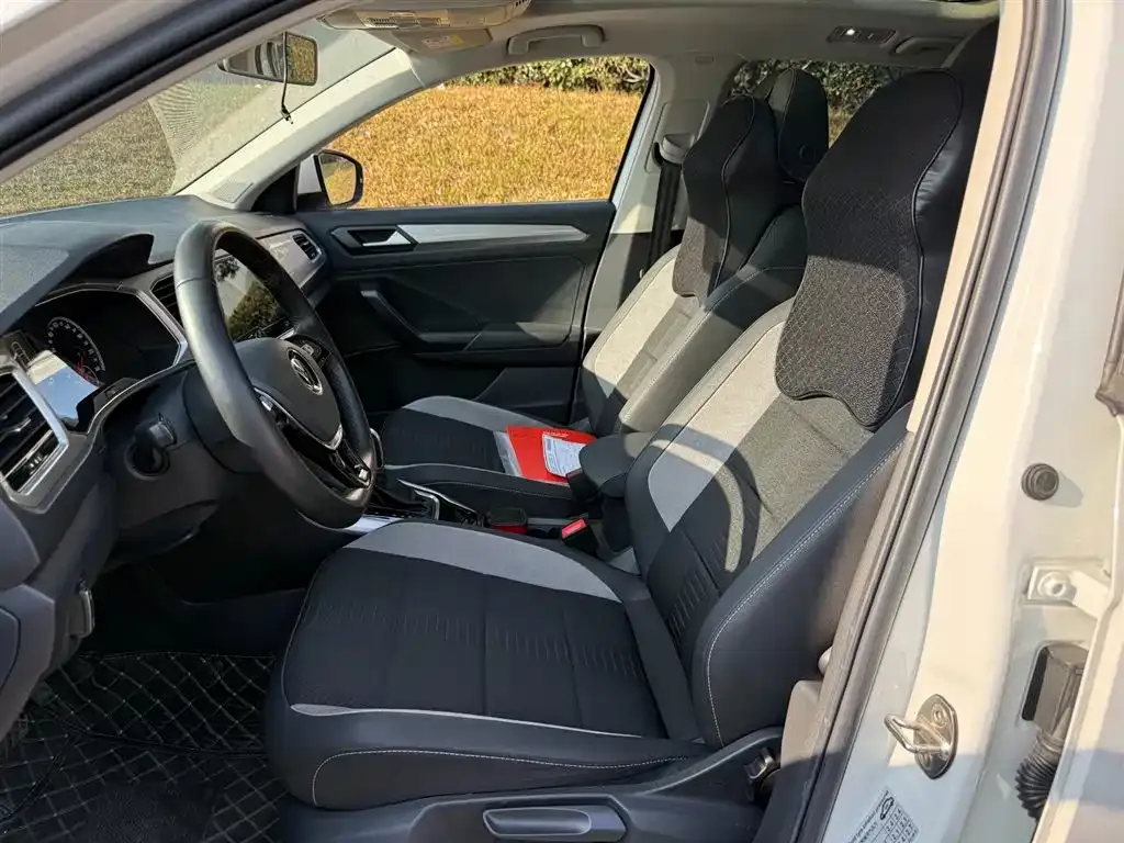 Volkswagen T-Roc 2022 из CN, фото 2