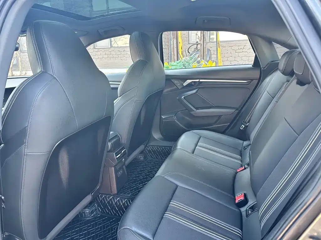 Audi A3 2024 из CN, фото 2