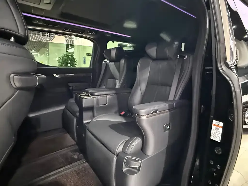 Toyota Alphard 2021 из CN, фото 2