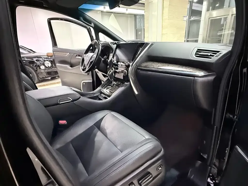 Toyota Alphard 2021 из CN, фото 9