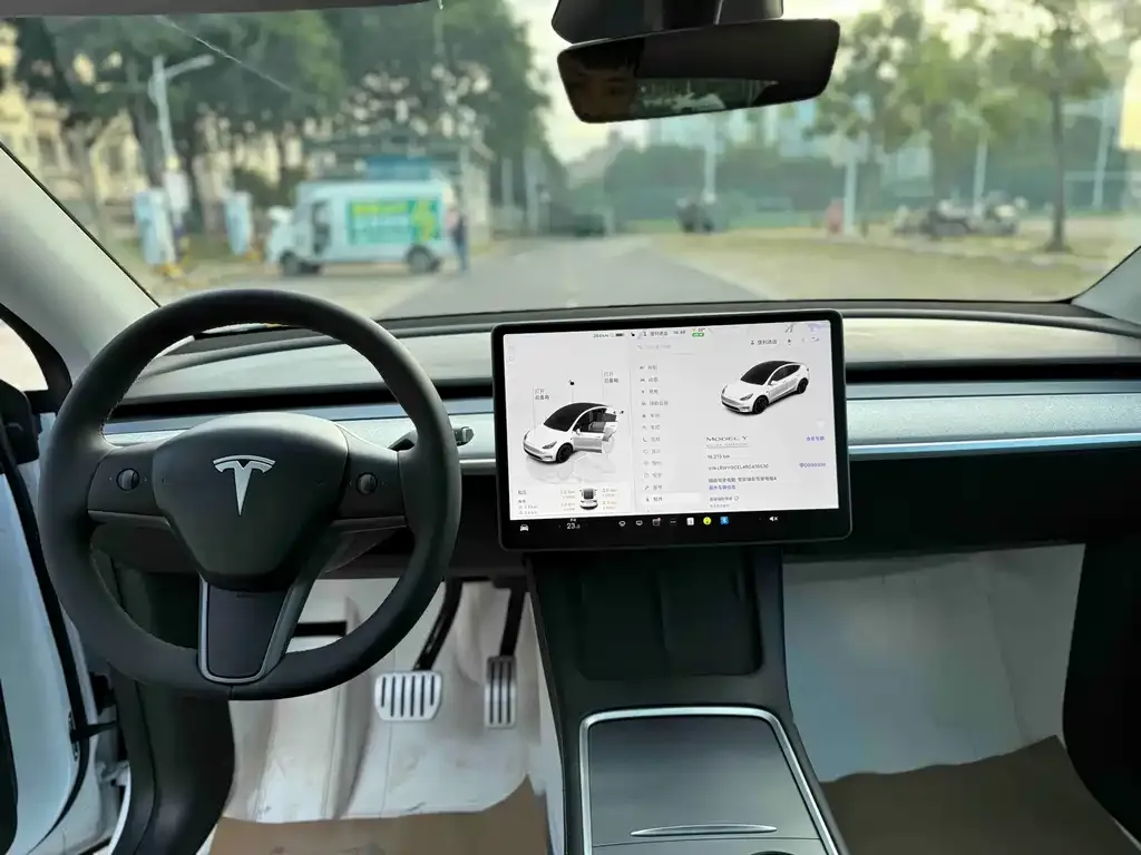 Tesla Model Y — фото 3