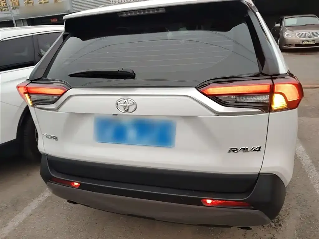 Toyota RAV4 2022 из CN, фото 6
