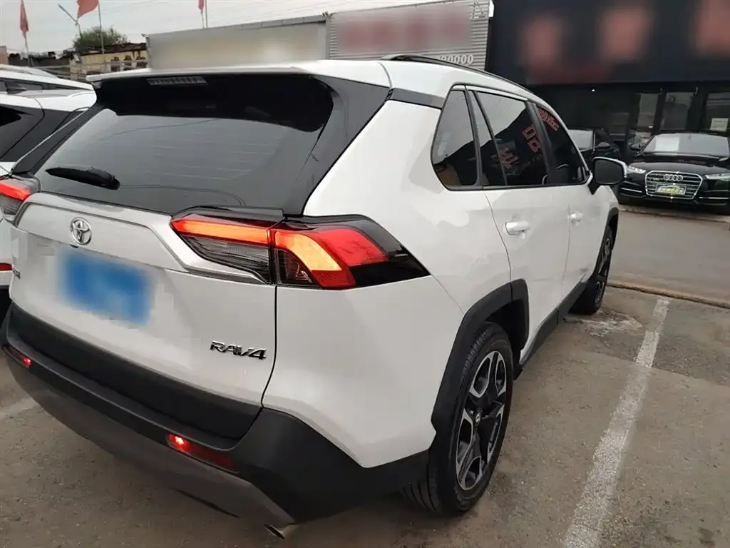 Toyota RAV4 2022 из CN, фото 7