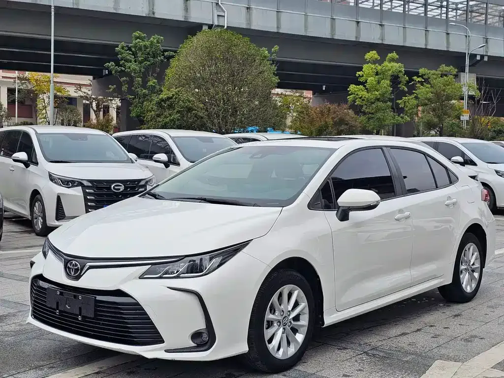 Toyota Corolla 2022 из CN, фото 1