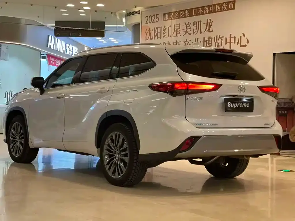 Toyota Highlander — фото 3