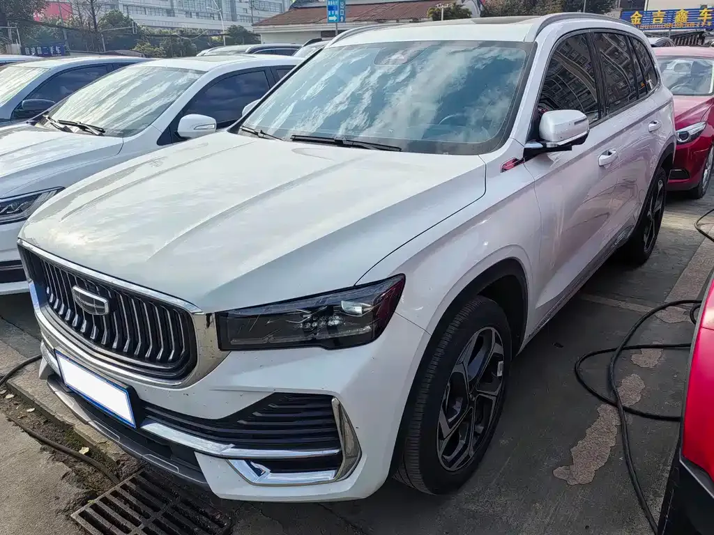 Geely Xingyue L — фото 1