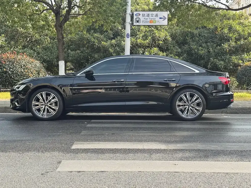 Audi A6L 2024 из CN, фото 10