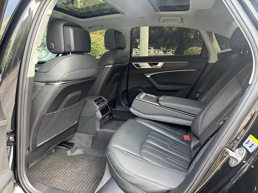 Audi A6L 2024 из CN, фото 4