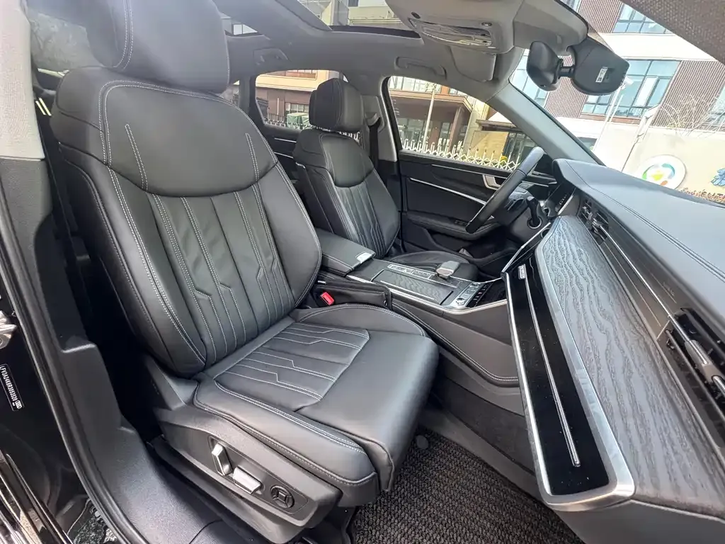 Audi A6L 2024 из CN, фото 2