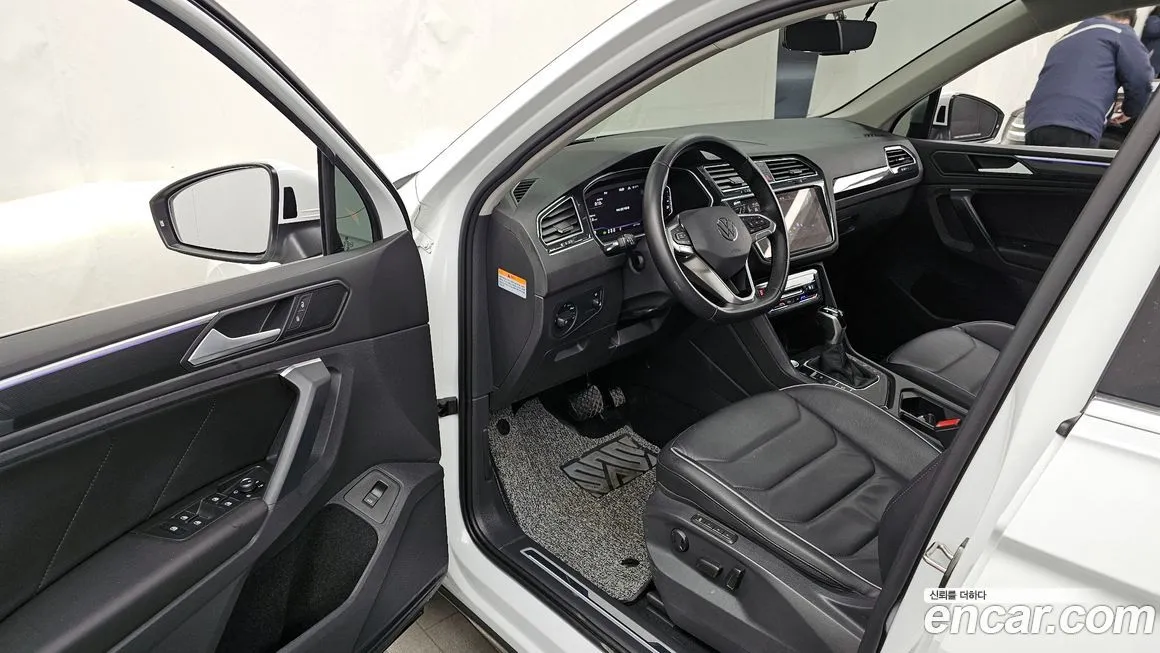 Volkswagen Tiguan — фото 7
