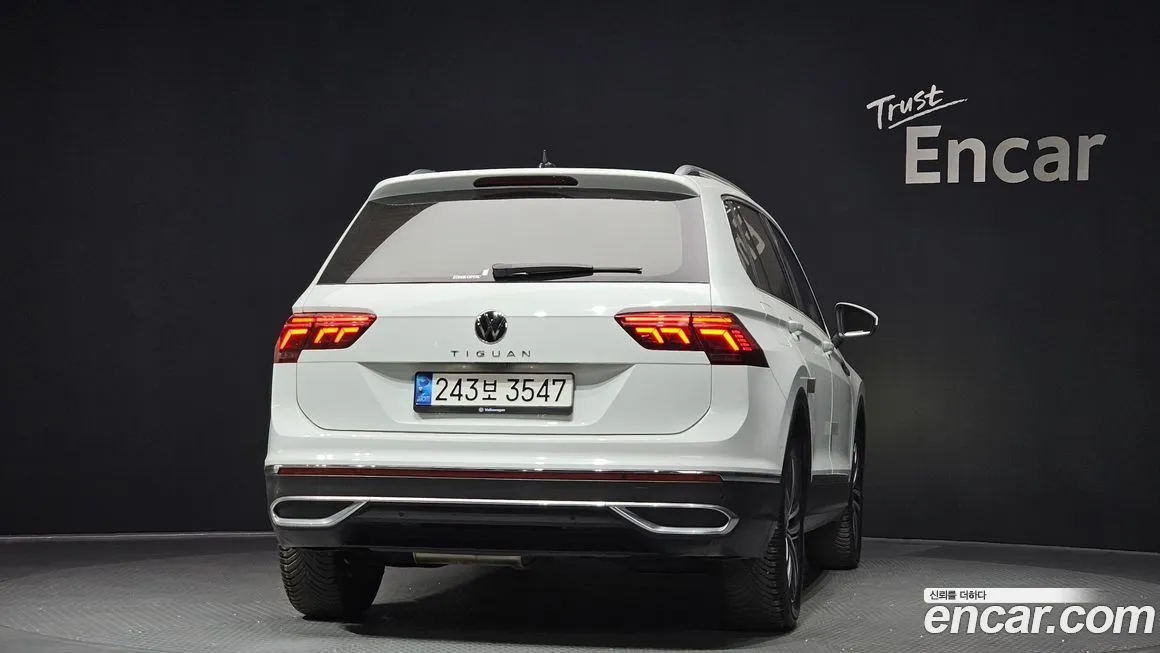 Volkswagen Tiguan — фото 8