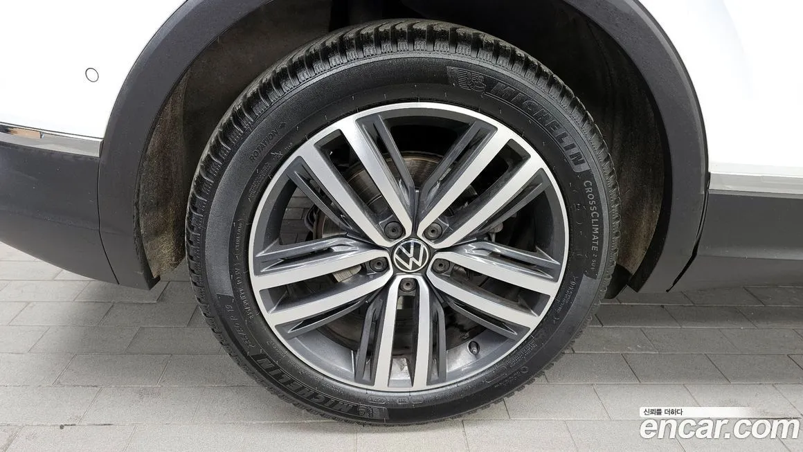 Volkswagen Tiguan — фото 6