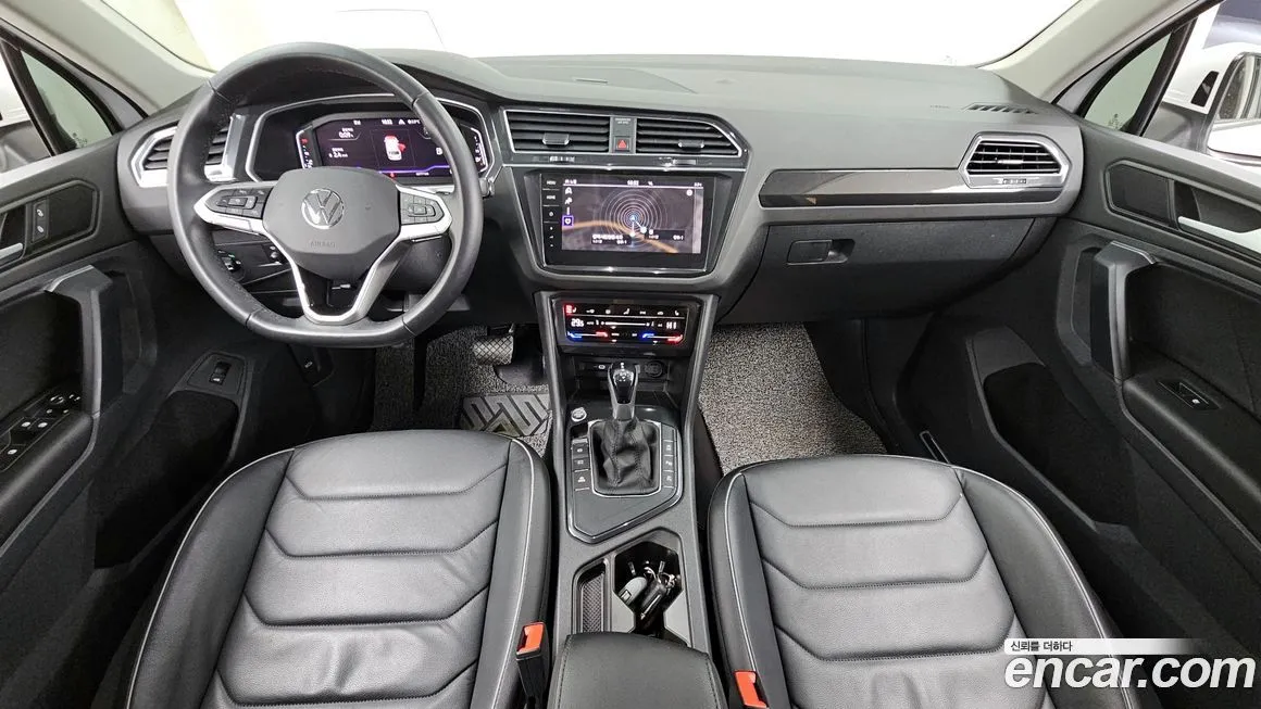 Volkswagen Tiguan — фото 9