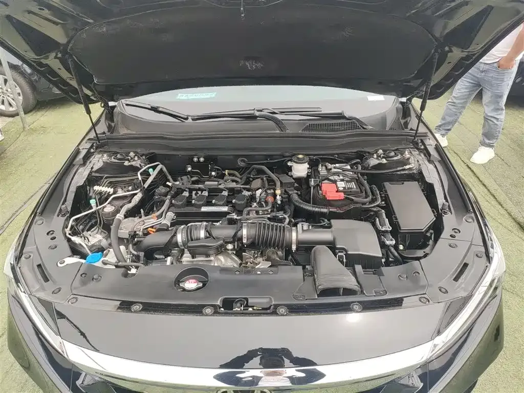 Honda Accord — фото 10