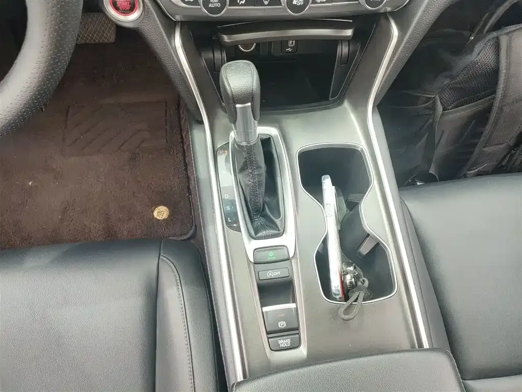 Honda Accord — фото 6