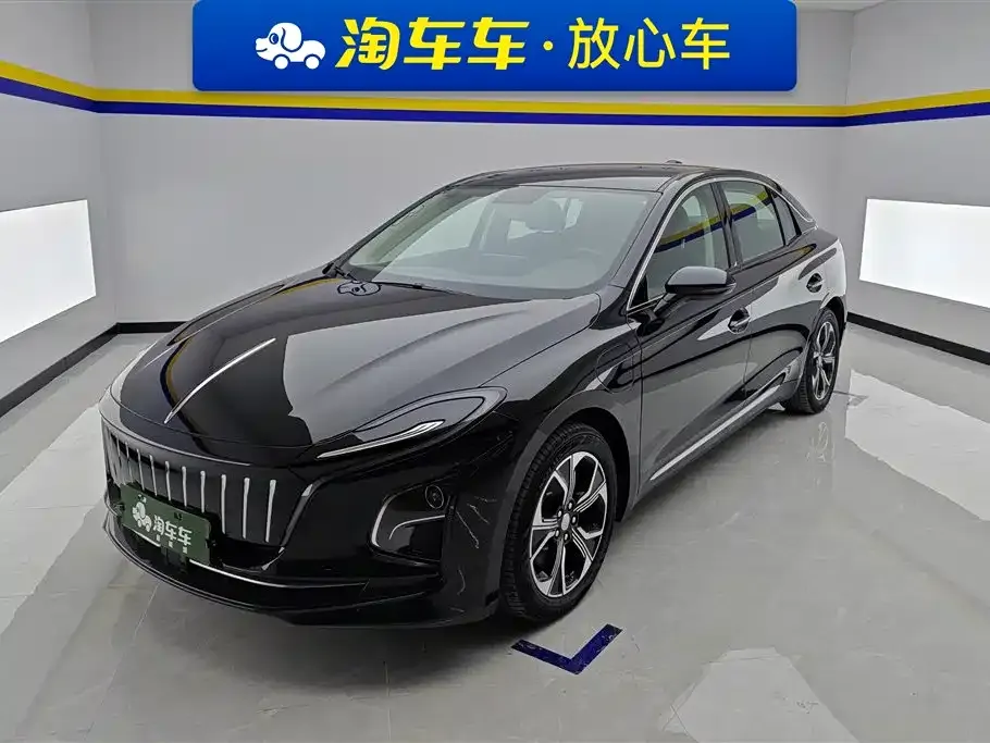Hongqi E-QM5 — фото 1