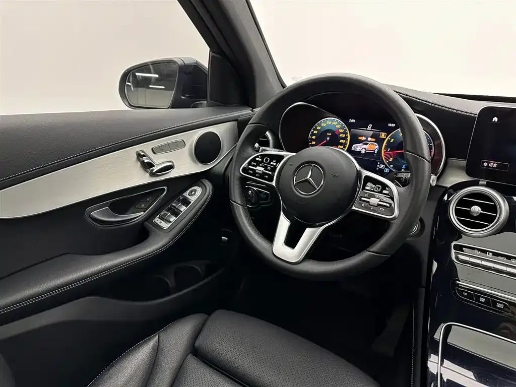 Mercedes-Benz GLC — фото 9