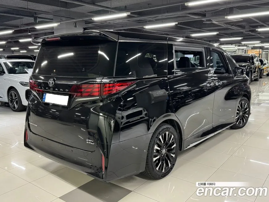 Toyota Alphard — фото 8