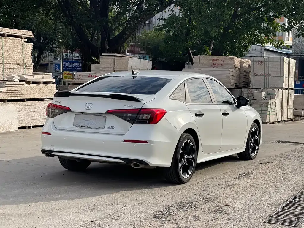 Honda Civic — фото 10
