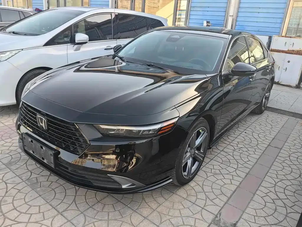 Honda Accord — фото 1