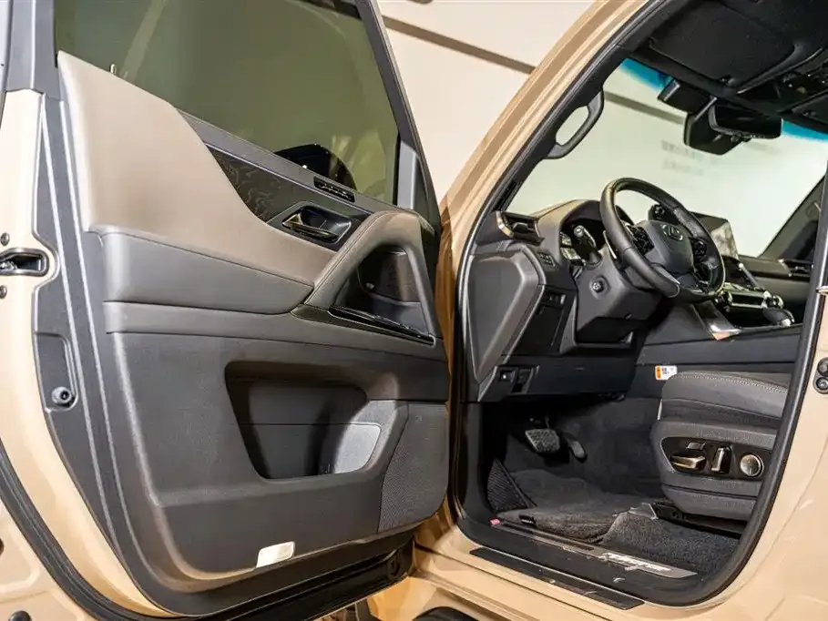 Lexus LX — фото 6