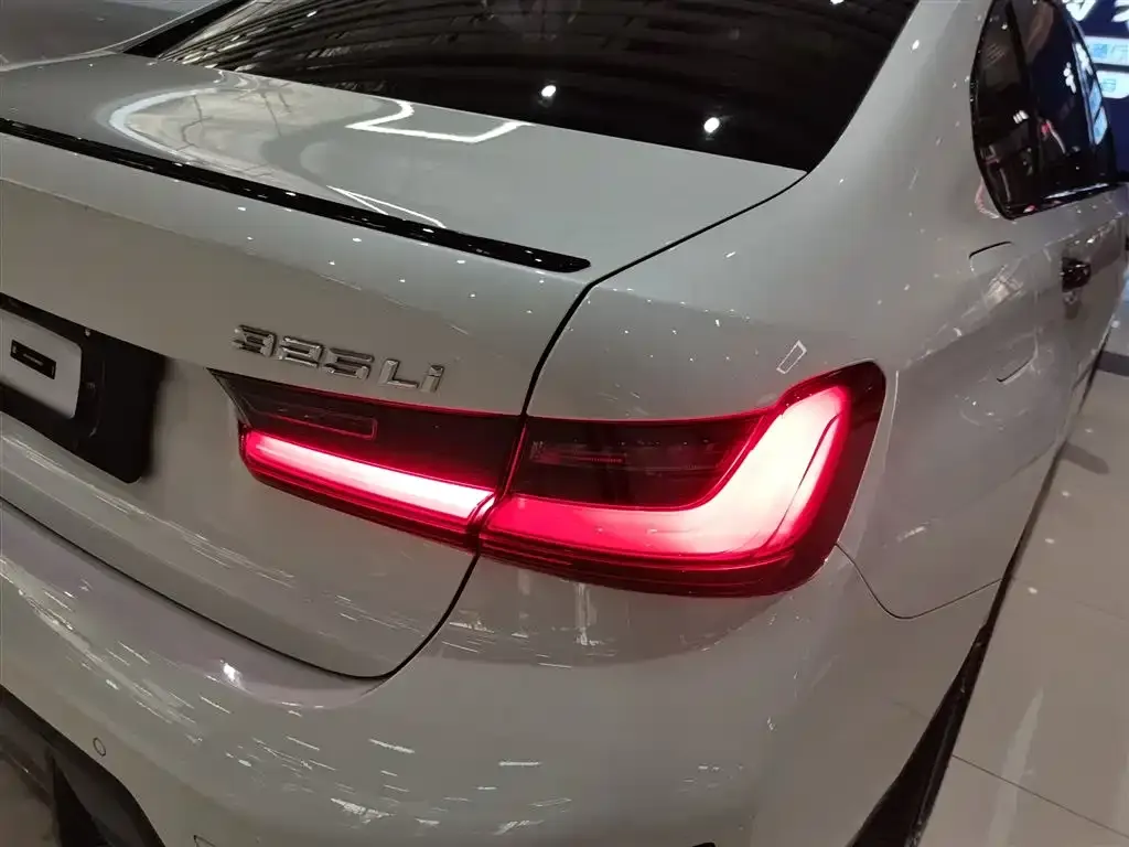 BMW 3 Series 2024 из CN, фото 3