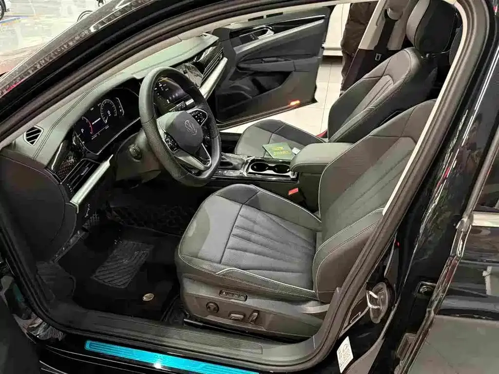 Volkswagen Passat 2024 из CN, фото 2
