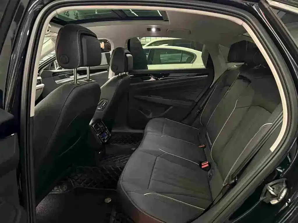 Volkswagen Passat 2024 из CN, фото 3