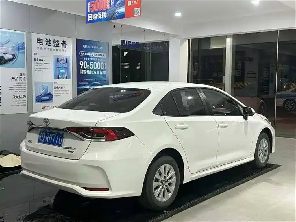 Toyota Corolla — фото 4