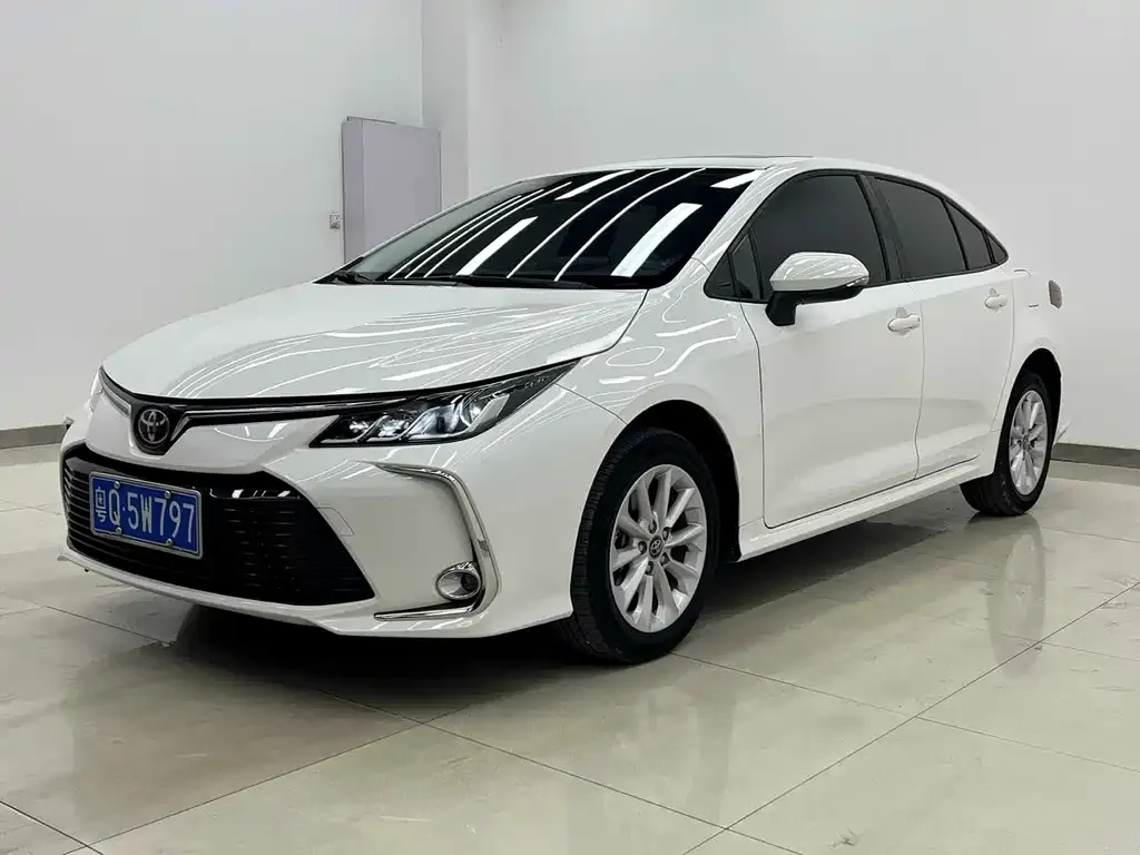 Toyota Corolla — фото 1