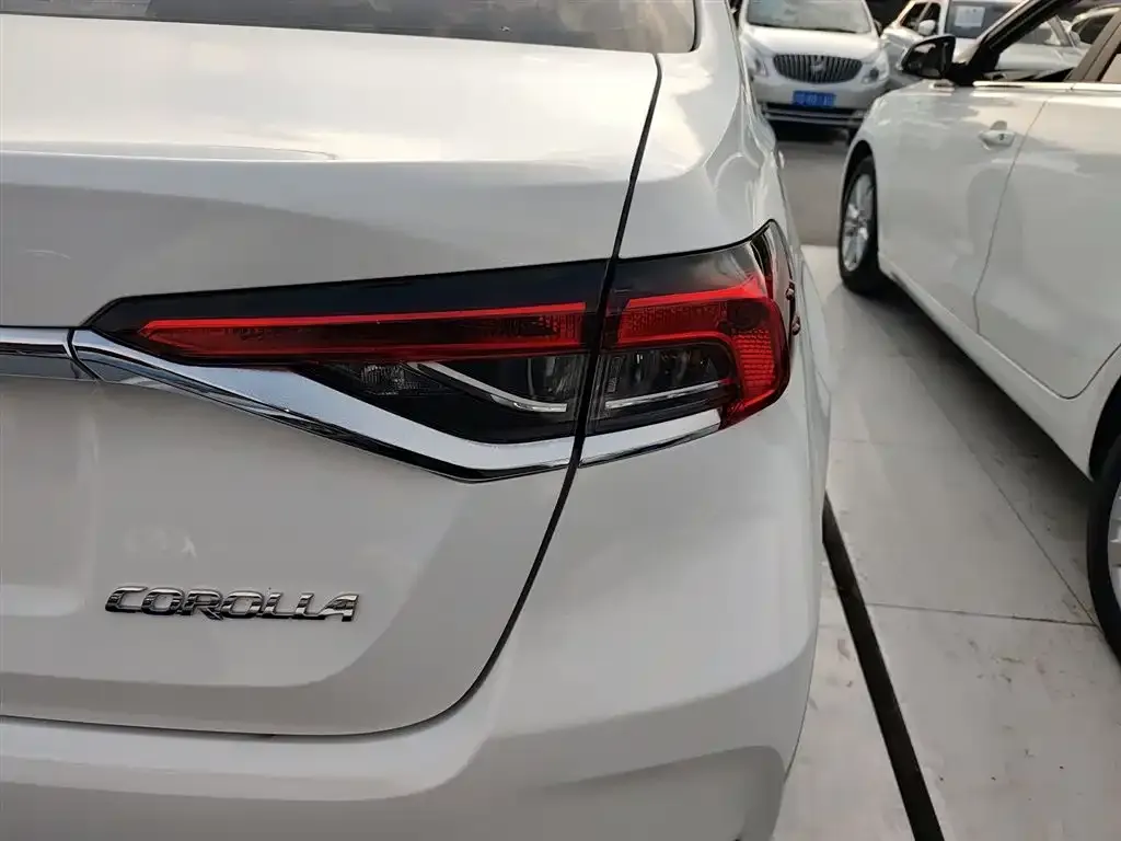 Toyota Corolla 2022 из CN, фото 2