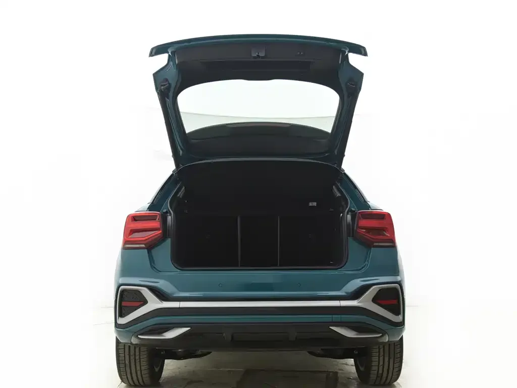 Audi Q2L 2025 из CN, фото 6