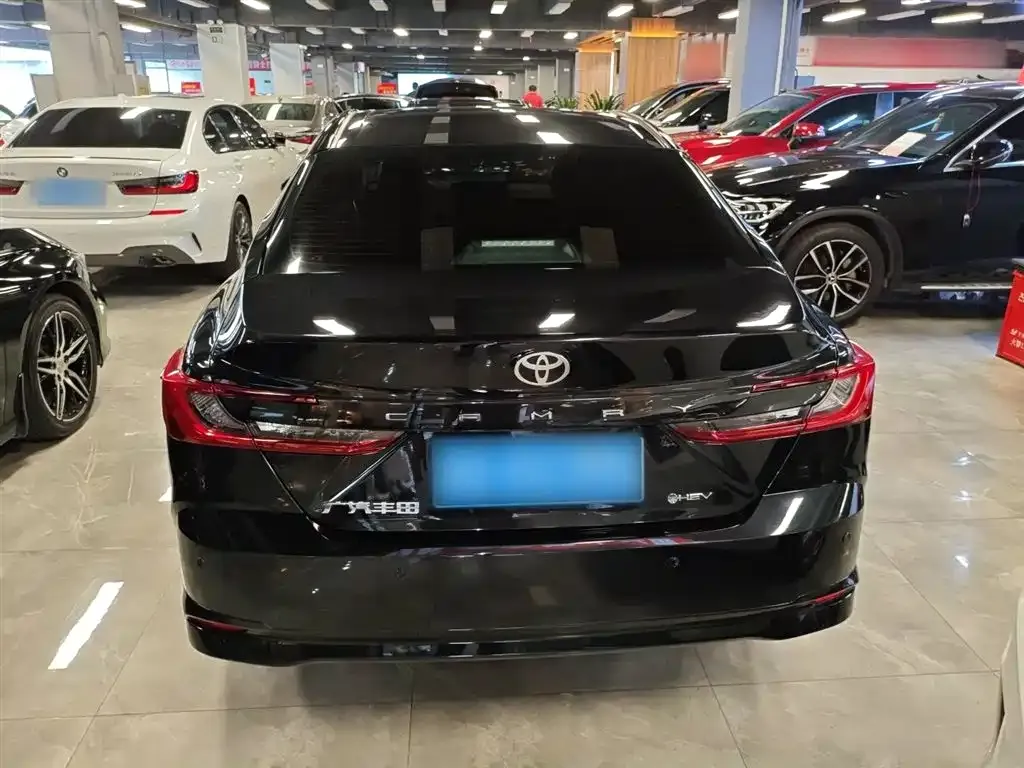 Toyota Camry 2024 из CN, фото 2