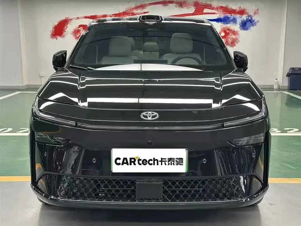 Toyota Platinum 3X 2025 из CN, фото 1