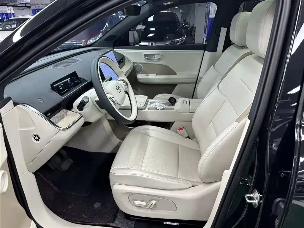 Toyota Platinum 3X 2025 из CN, фото 10