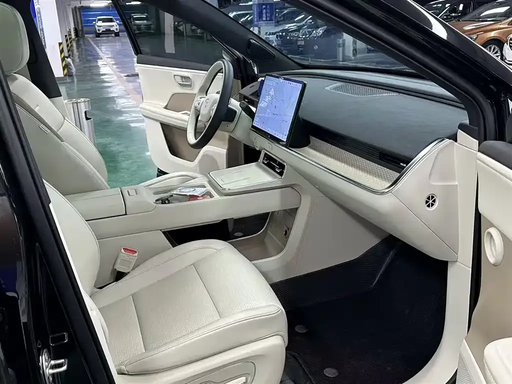 Toyota Platinum 3X 2025 из CN, фото 9