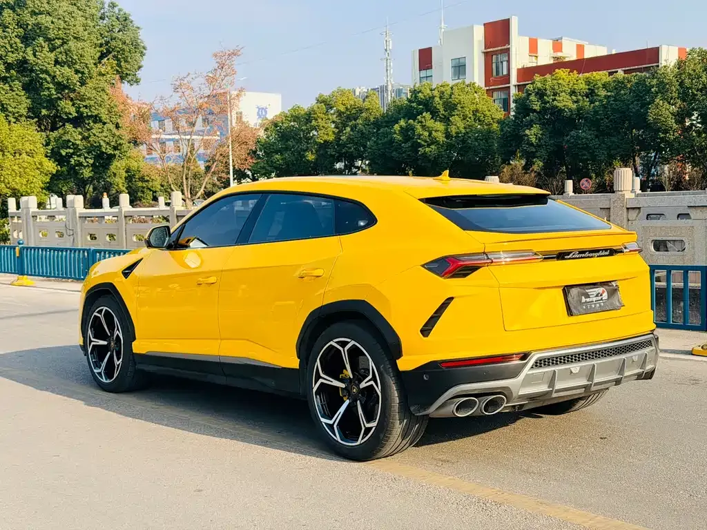 Lamborghini Urus — фото 3