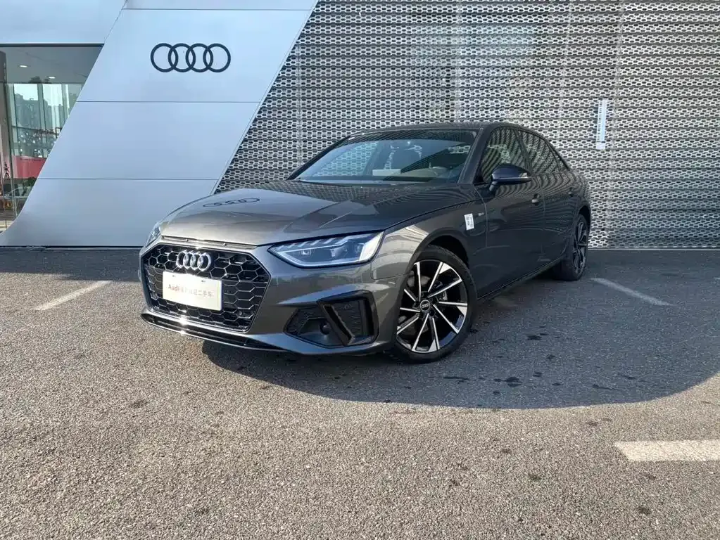 Audi A4L 2023 из CN, фото 1