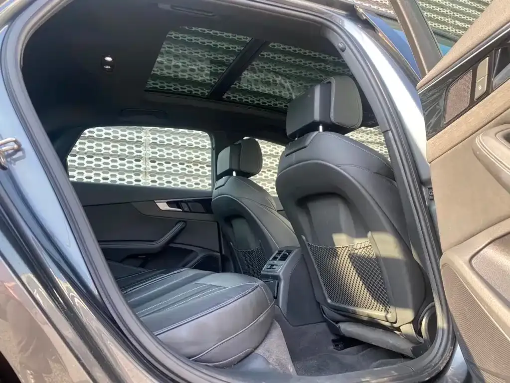 Audi A4L 2023 из CN, фото 7