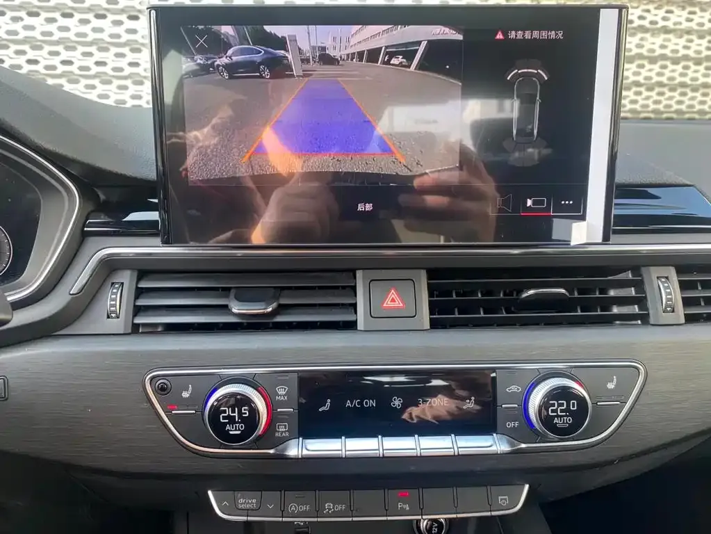 Audi A4L 2023 из CN, фото 5
