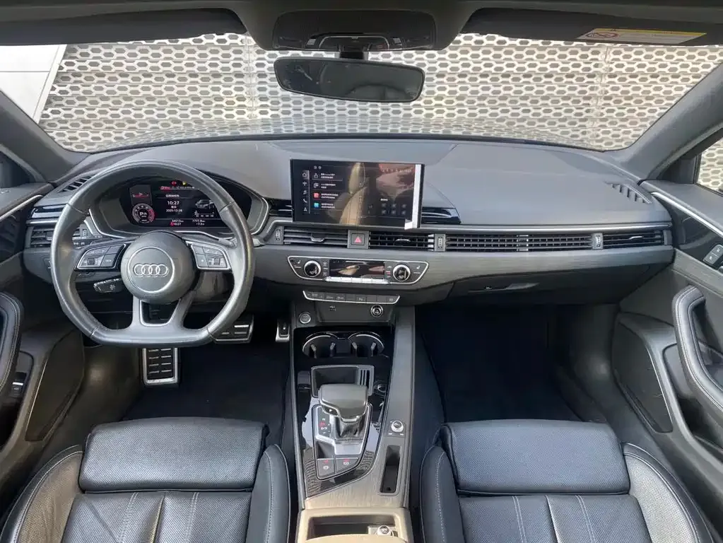 Audi A4L 2023 из CN, фото 3