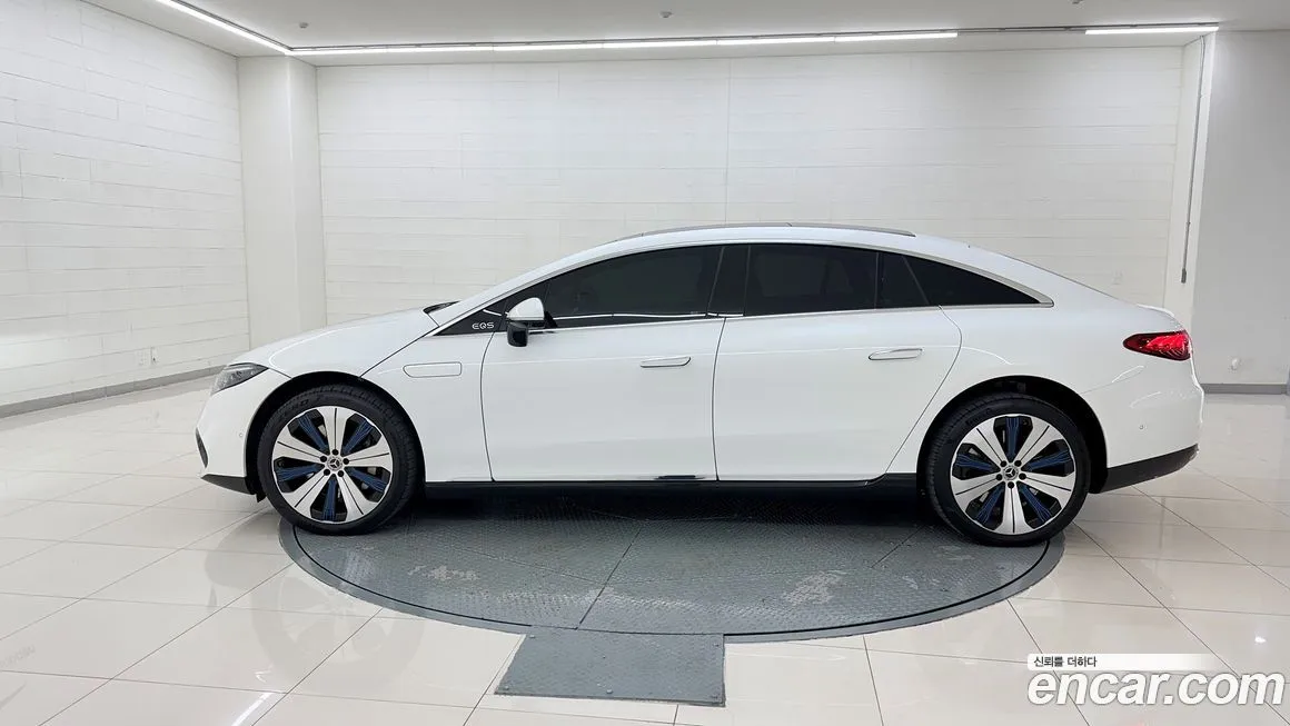 Mercedes-Benz EQS 2023 из KR, фото 2