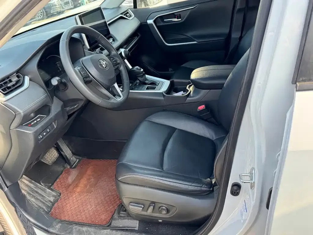 Toyota RAV4 2022 из CN, фото 4