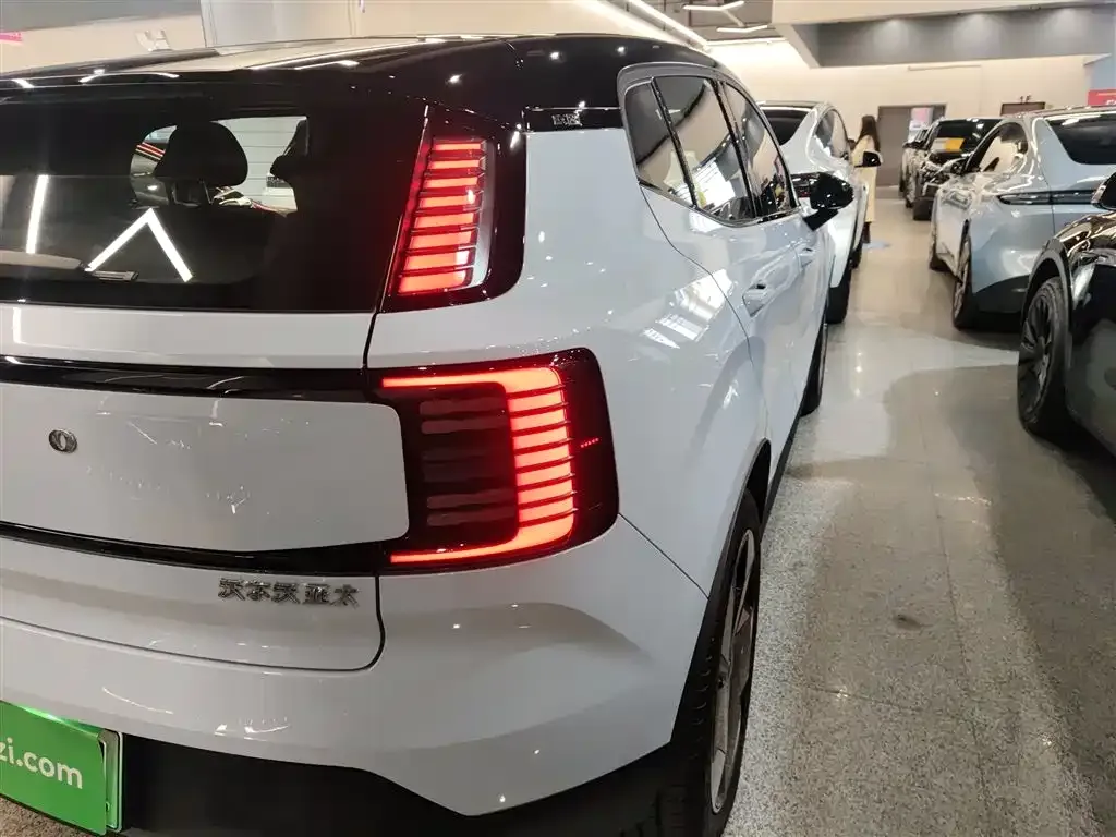 Volvo EX30 2024 из CN, фото 7