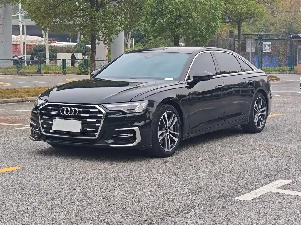 Audi A6L — фото 1