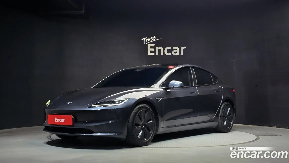 Tesla Model 3 — фото 1